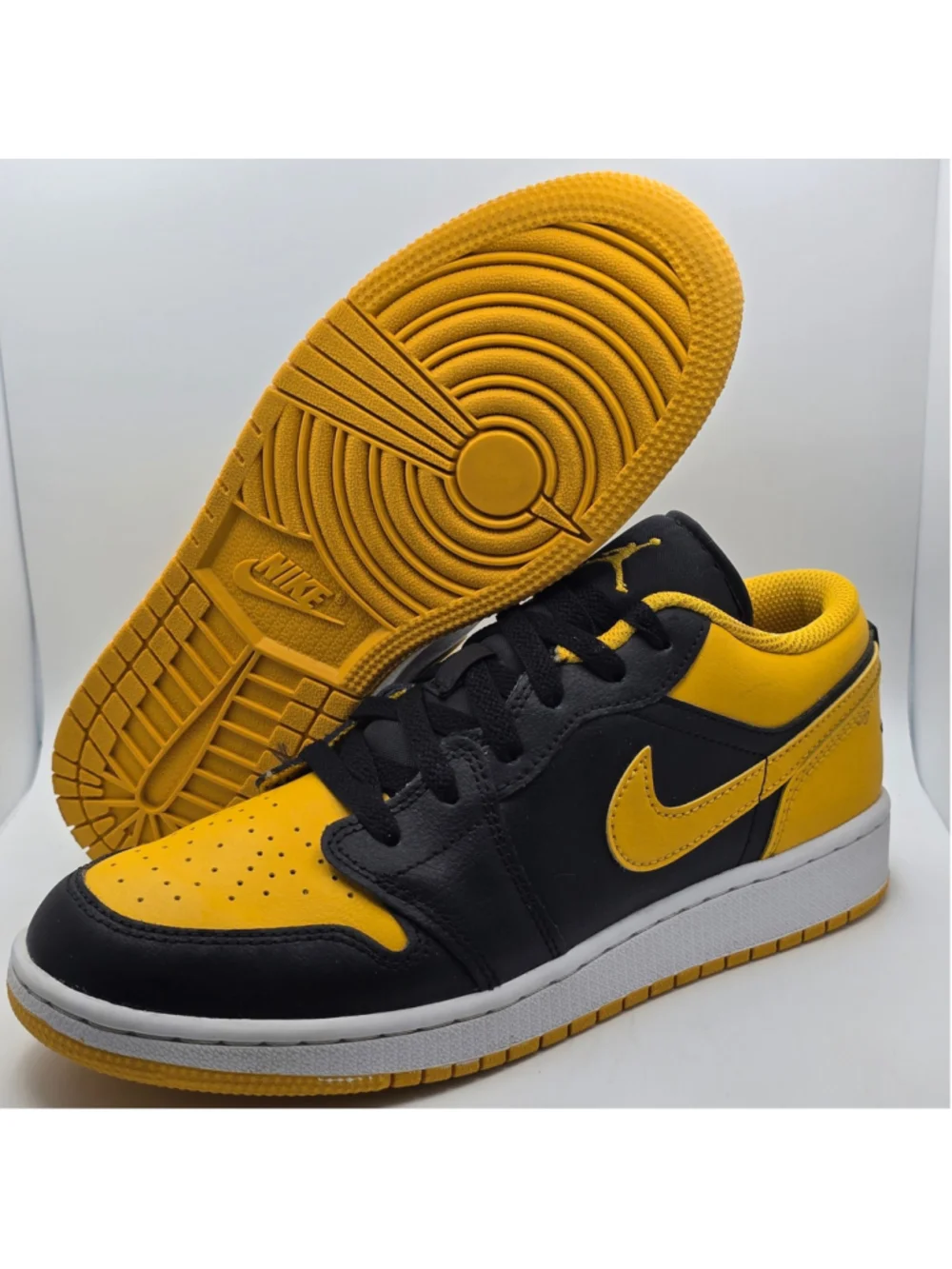 Men's Nike Air Jordan 1 Low Sneakers in Yellow and Black 7y womens 8.5